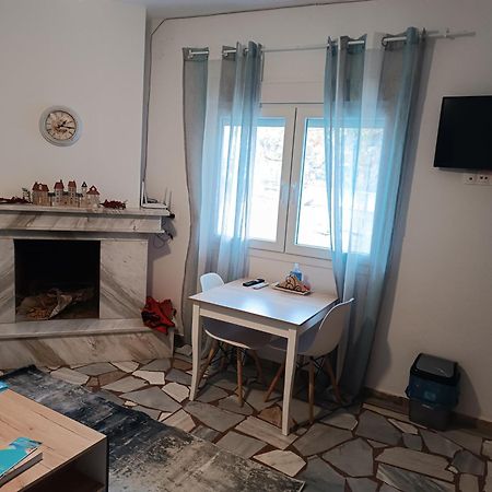 Studio Με Όλες Τις Ανέσεις Vétrina Exteriör bild