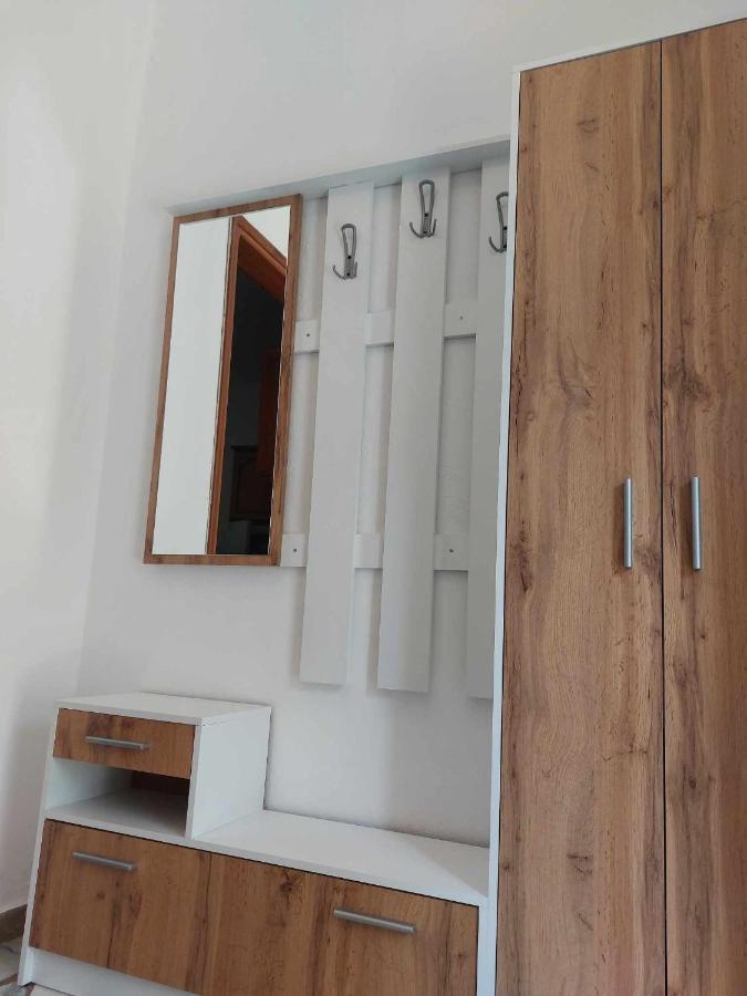 Studio Με Όλες Τις Ανέσεις Vétrina Exteriör bild