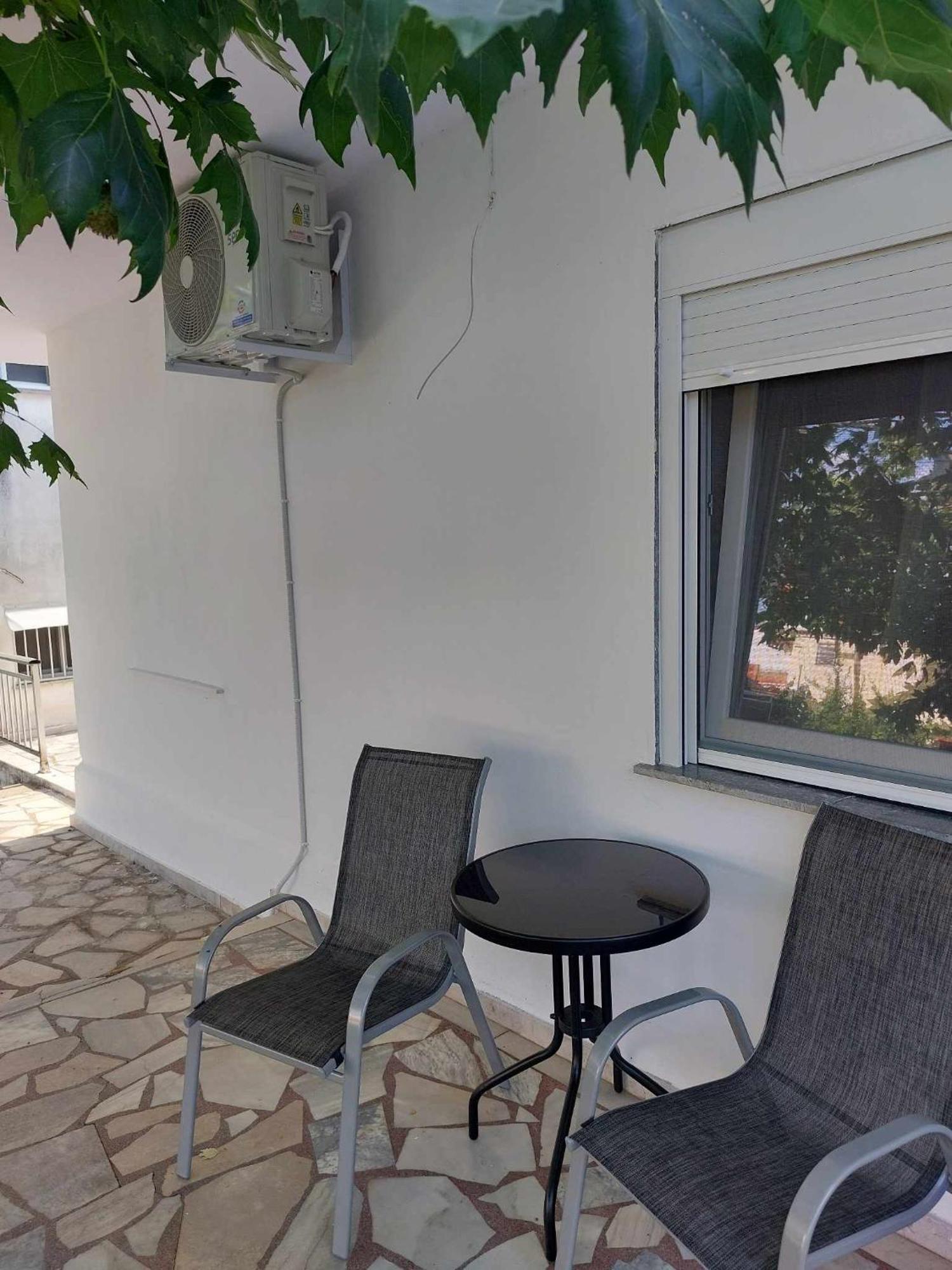 Studio Με Όλες Τις Ανέσεις Vétrina Exteriör bild